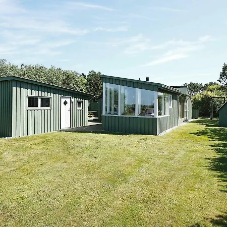 Feriehus Two-bedroom Holiday In 1 *