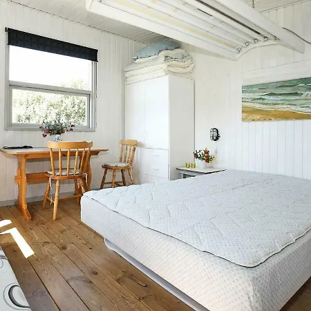 Two-bedroom Holiday In 1 Vestervig