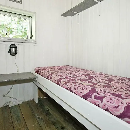 Feriehus Two-bedroom Holiday In 1 *